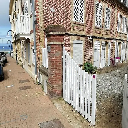 Le De Gabriel Front De *