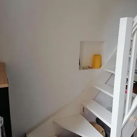 Le De Gabriel Front De *