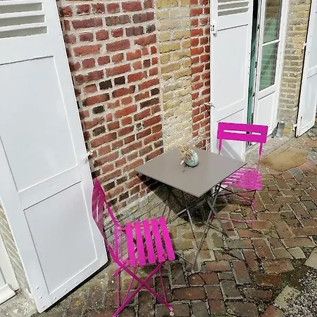 Le De Gabriel Front De Apartment