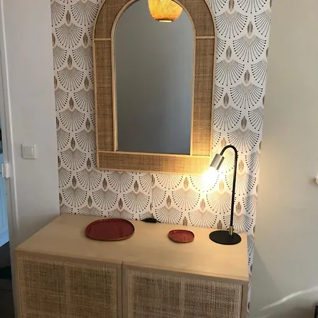 Le De Gabriel Front De *