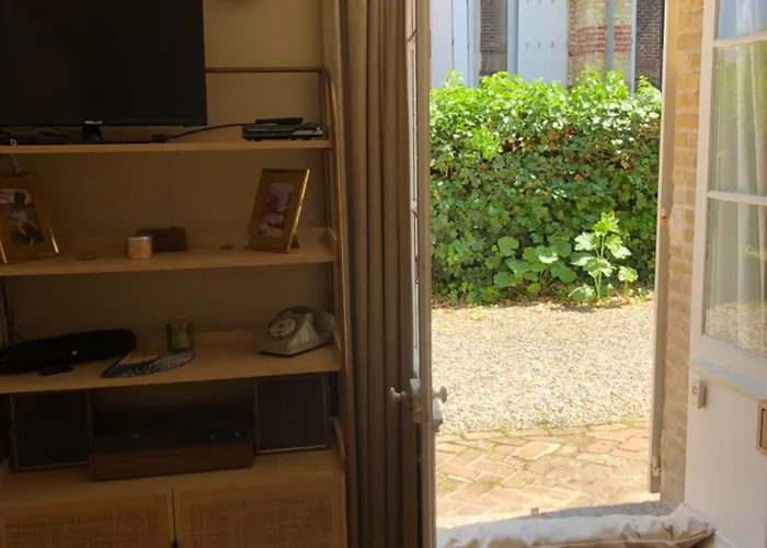 Le De Gabriel Front De *